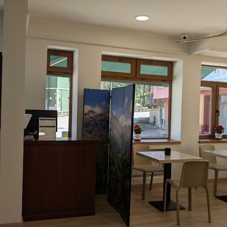 Hotel Rural La Plaza Caso Extérieur photo