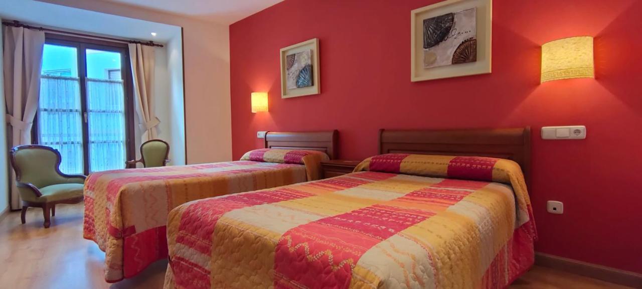 Hotel Rural La Plaza Caso Extérieur photo