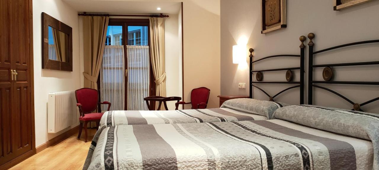 Hotel Rural La Plaza Caso Extérieur photo